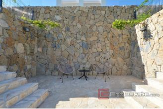 019 2022 321 Split area luxury villa with pool for sale