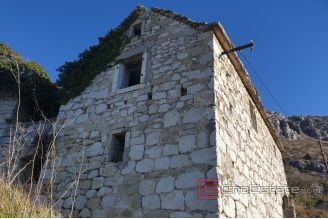 004 2028 12 Split area stone house with sea view for sale