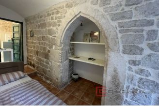 008 2035 14 Sibenik modern apartment in the center for sale