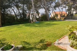 017 5067 30 Rovinj apartment house with sea view for sale