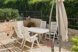 017 5067 30 Rovinj apartment house with sea view for sale