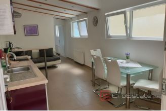 017 5067 30 Rovinj apartment house with sea view for sale