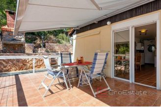 011 2016 484 island of Hvar house with pool and sea view for sale