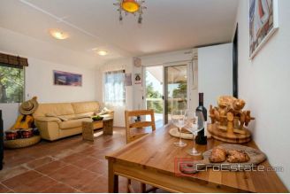 011 2016 484 island of Hvar house with pool and sea view for sale