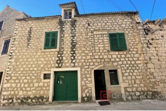 010 2036 01 Kastela stone house with sea view for sale