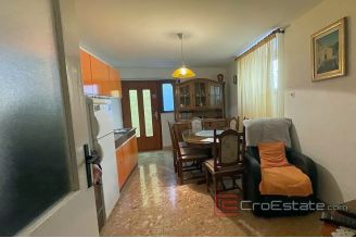 010 2036 01 Kastela stone house with sea view for sale