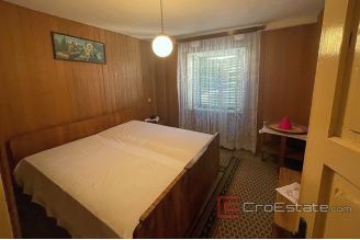 010 2036 01 Kastela stone house with sea view for sale