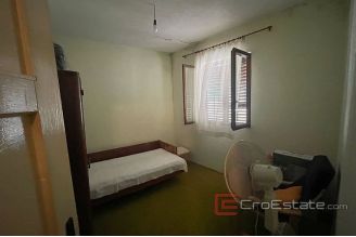 010 2036 01 Kastela stone house with sea view for sale
