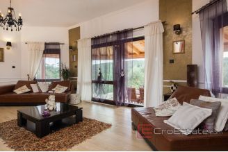 016 2035 15 Sibenik modern villa with pool for sale