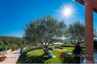 016 2035 15 Sibenik modern villa with pool for sale