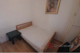 012 2016 485 Trogir house in a row on 4 floors for sale