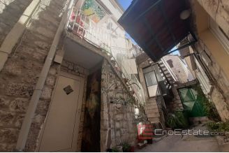 012 2016 485 Trogir house in a row on 4 floors for sale