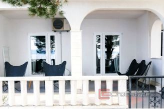 007 5069 30 omis one bedroom apartment with seaview for sale