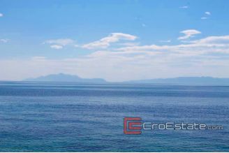 09 2016 60 Hvar kuca prvi red do mora