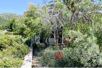 09 2016 60 Hvar kuca prvi red do mora