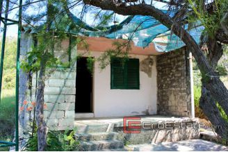 09 2016 60 Hvar kuca prvi red do mora