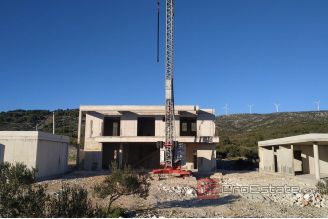 018 2031 23 marina modern house with pool for sale