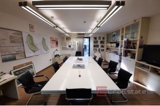 014 2039 01 Split firule business space for sale