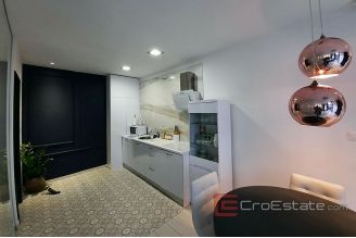 014 2039 01 Split firule business space for sale