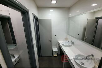 014 2039 01 Split firule business space for sale