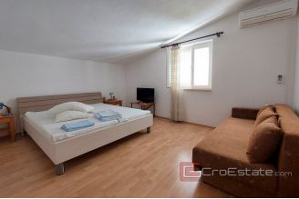 012 2029 31 island hvar seafront apartment house for sale