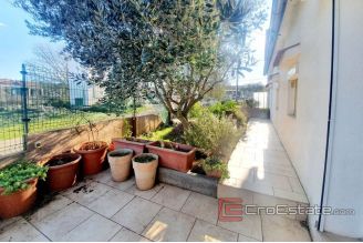 010 2018 176 Zadar  house with a yard for sale