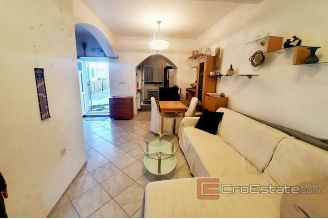 010 2018 176 Zadar  house with a yard for sale