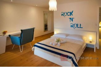 016 2018 177 Brac stone house with pool for sale