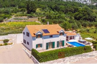 018 2026 78 Omis house with pool for sale