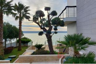 010 2018 179 Zadar villa in first row to the sea for sale