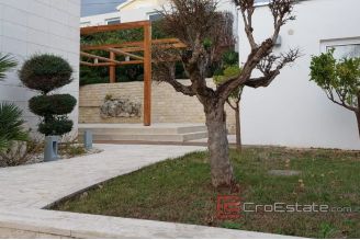 010 2018 179 Zadar villa in first row to the sea for sale