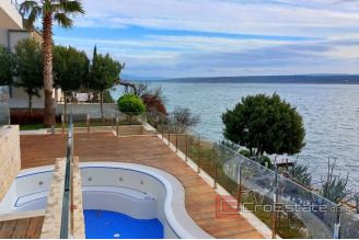 010 2018 179 Zadar villa in first row to the sea for sale