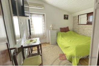 009 2036 07  split center duplex two bedroom apartment for sale