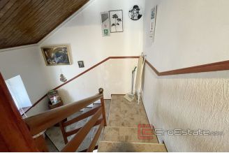 009 2036 07  split center duplex two bedroom apartment for sale