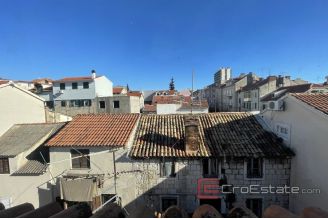 009 2036 07  split center duplex two bedroom apartment for sale