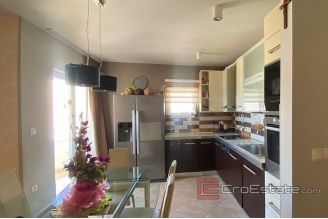 015 2036 08 island ciovo modern apartment for sale