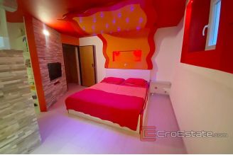 015 2036 08 island ciovo modern apartment for sale