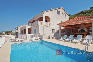 17 2013 125 Korcula house by the sea for sale