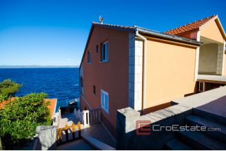 17 2013 125 Korcula house by the sea for sale