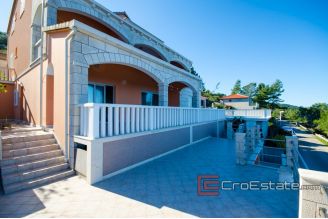 17 2013 125 Korcula house by the sea for sale