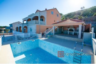 17 2013 125 Korcula house by the sea for sale