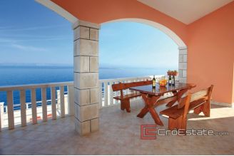 17 2013 125 Korcula house by the sea for sale