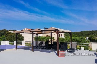 20 5071 30 Korcula house seafront for sale