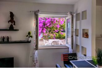 20 5071 30 Korcula house seafront for sale