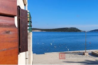 012 2041 01 island murter house by the sea for sale