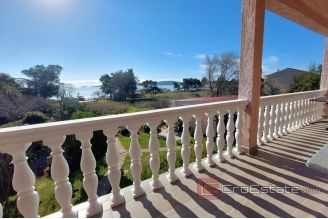 019 2029 32 vodice apartment house near sea for sale