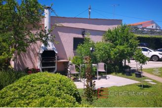 019 2029 32 vodice apartment house near sea for sale