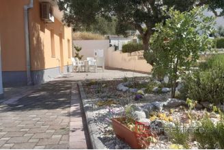 008 2038 05 makarska four bedroom apartment for sale