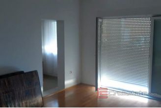 008 2038 05 makarska four bedroom apartment for sale