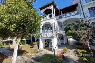 018 2116 02 Zadar house first row to the sea for sale